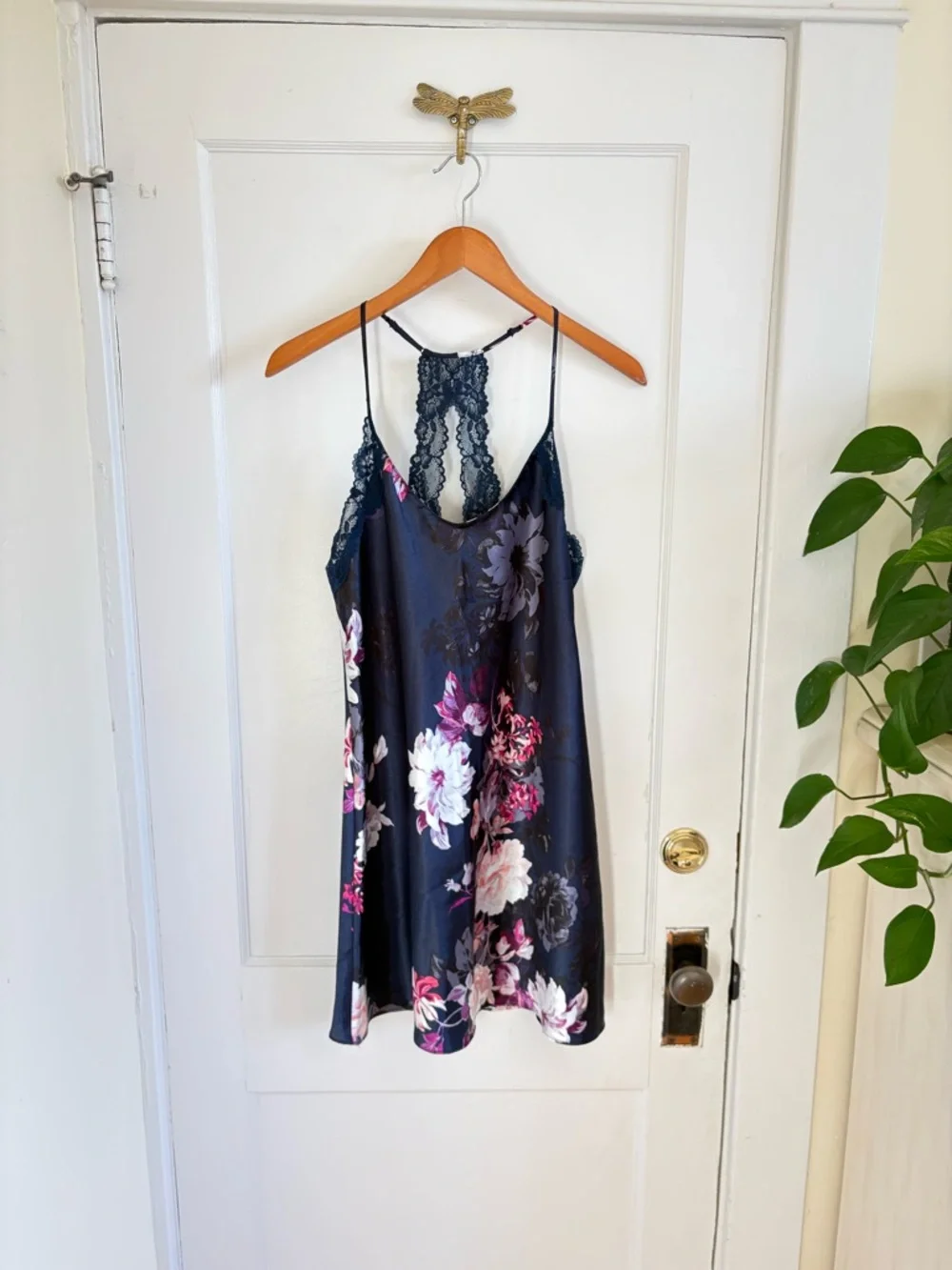 Lilac & London Women's Navy Blue Floral Chemise With Lace Trim‎ Size Medium